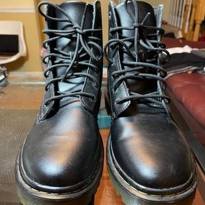 Dr Martens Modern Classics Smooth 1460 Boots